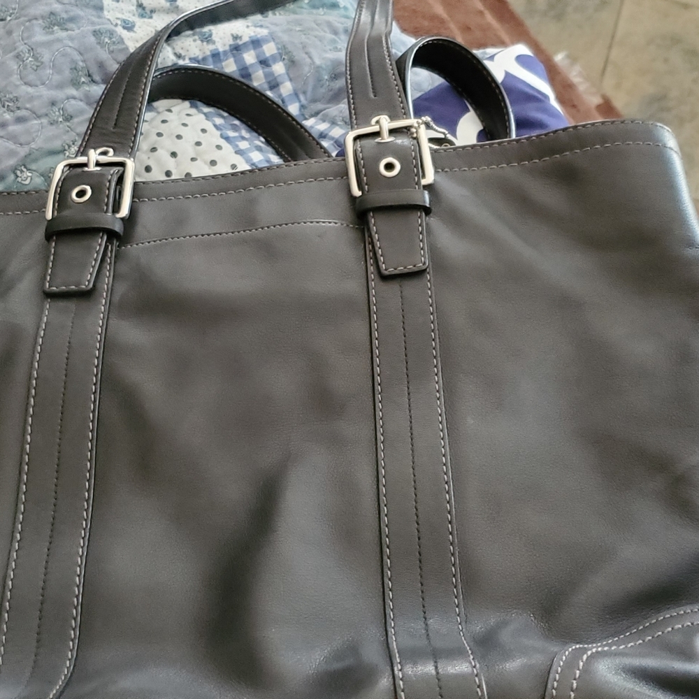 Authentic coach - Picture 2 of 3